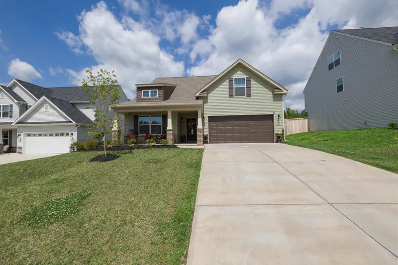 New & Replacement Driveway Paving for HOA-Governed Streets